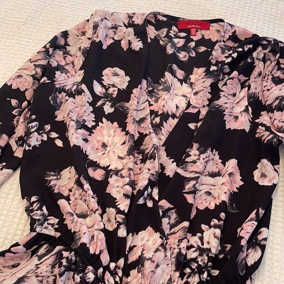 Beautiful Saks Fifth Avenue romper - Picture 2 of 5